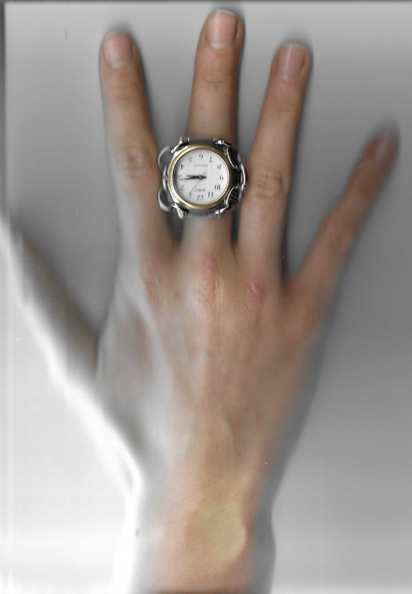 watch ring V