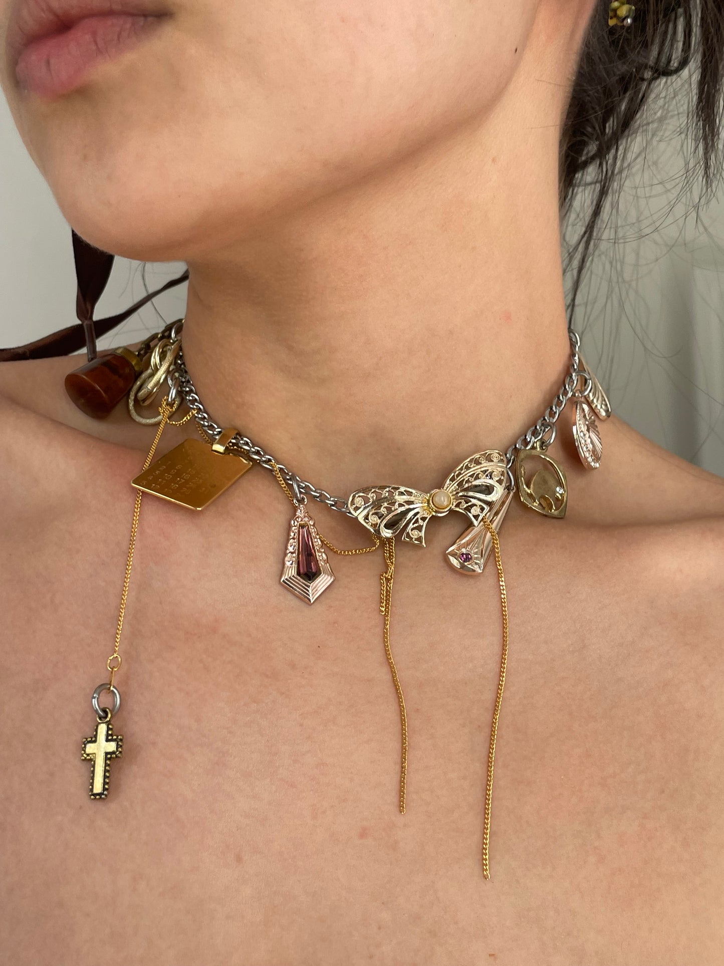 GOLDEN RIBBON charms necklace