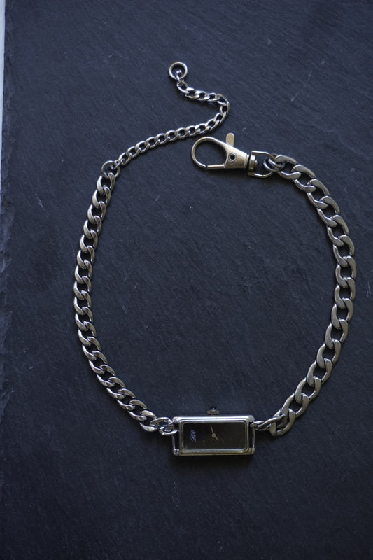 LA HORA chain III