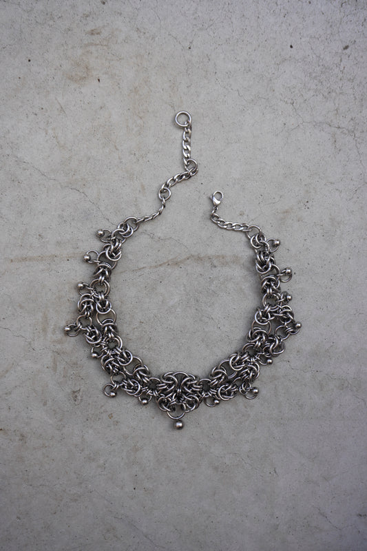 the chainmail necklace