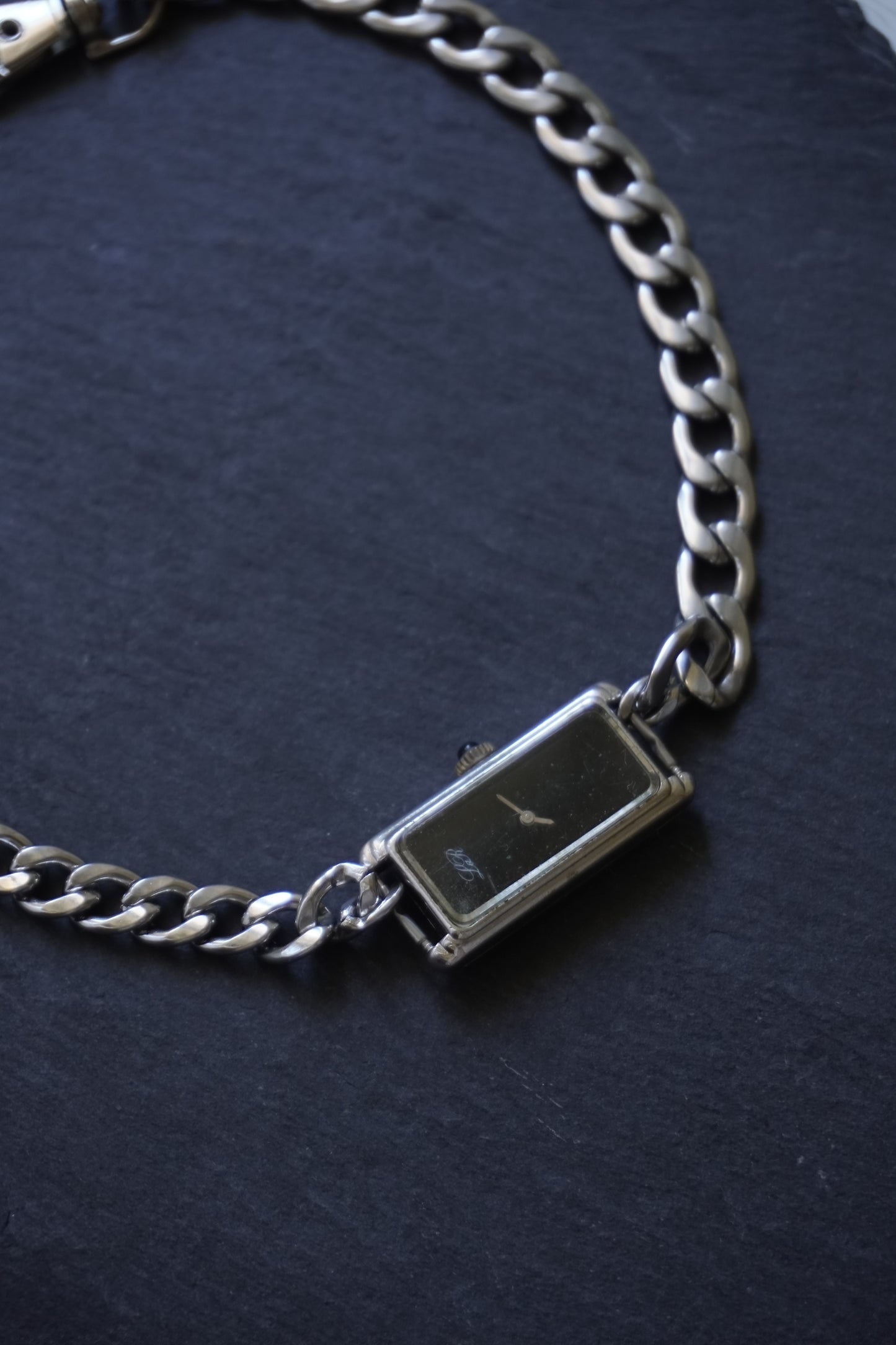 LA HORA chain III