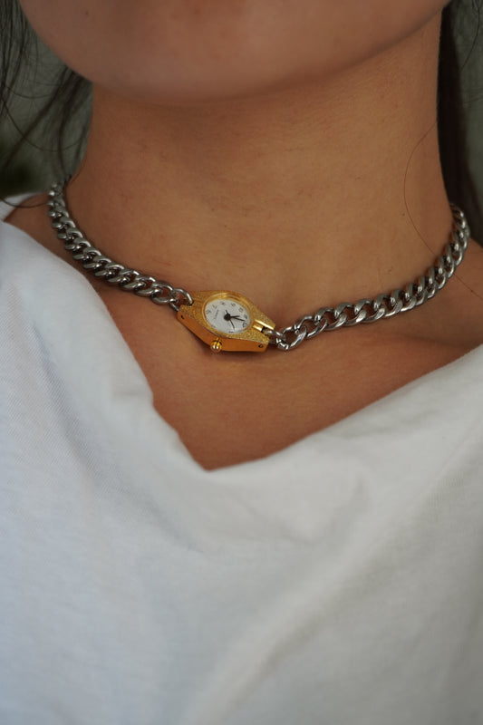 LA HORA chain IV