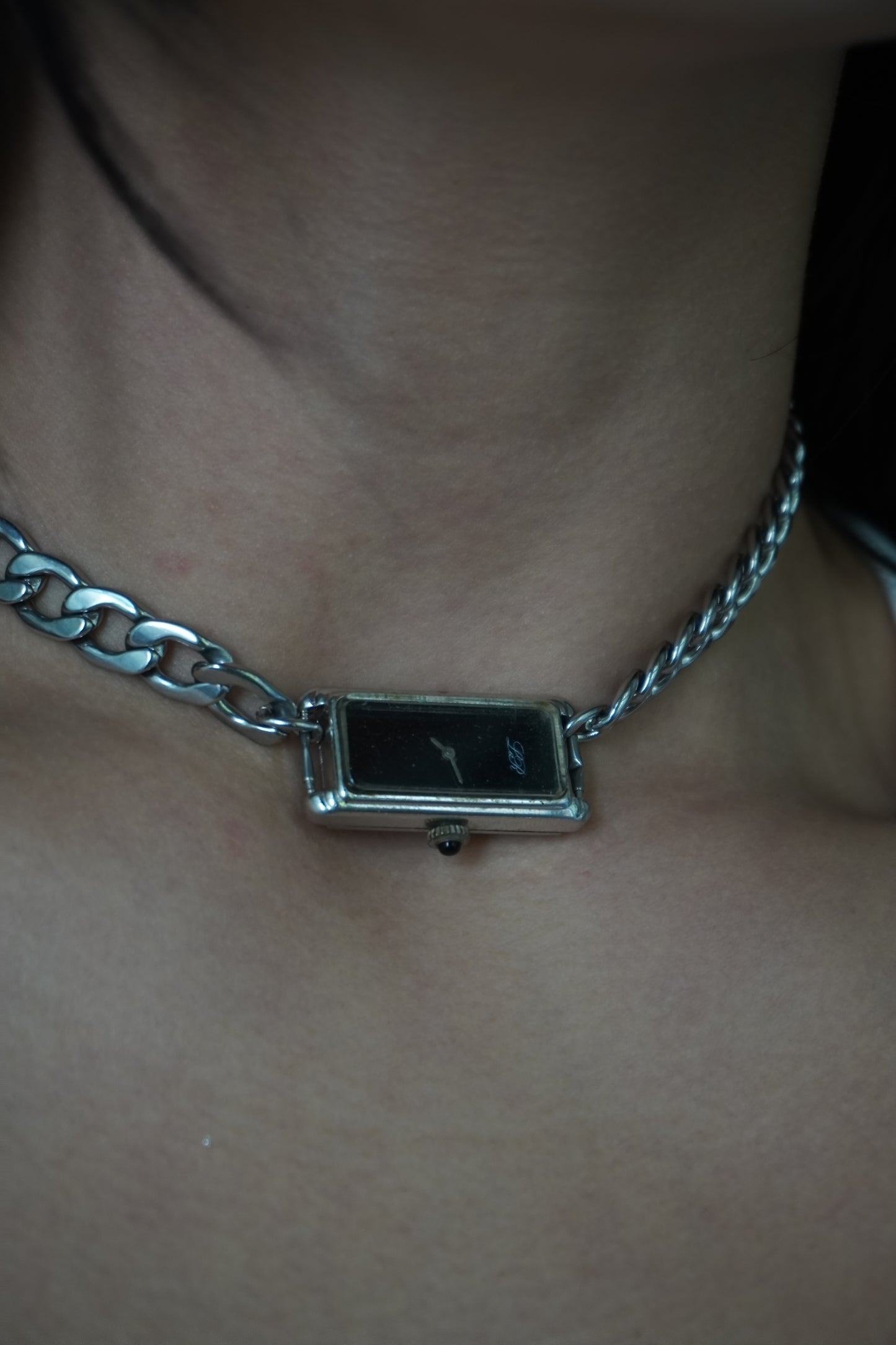 LA HORA chain III