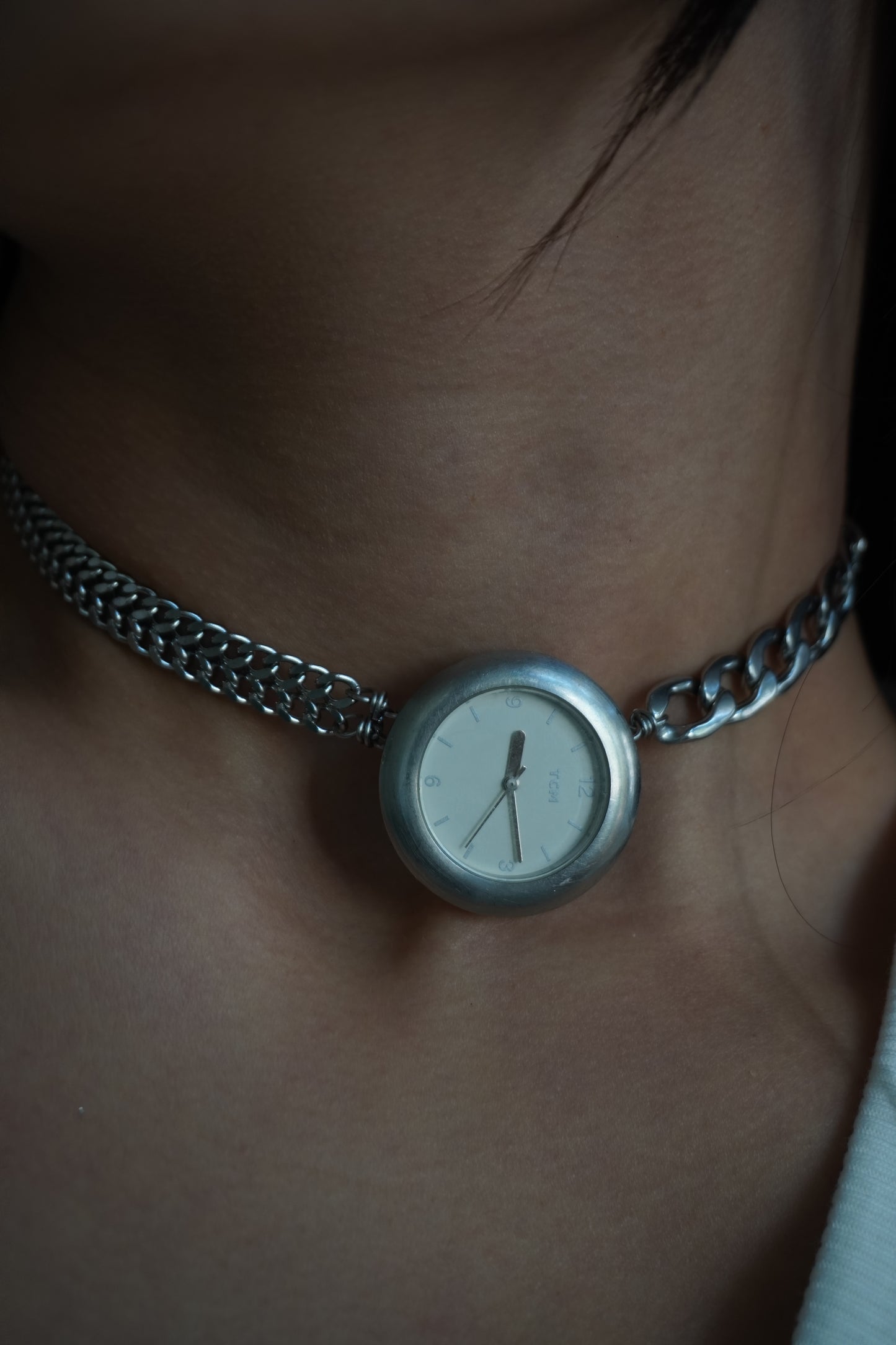 LA HORA chain II