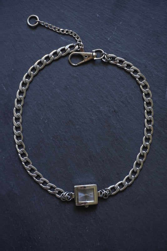 LA HORA chain IV