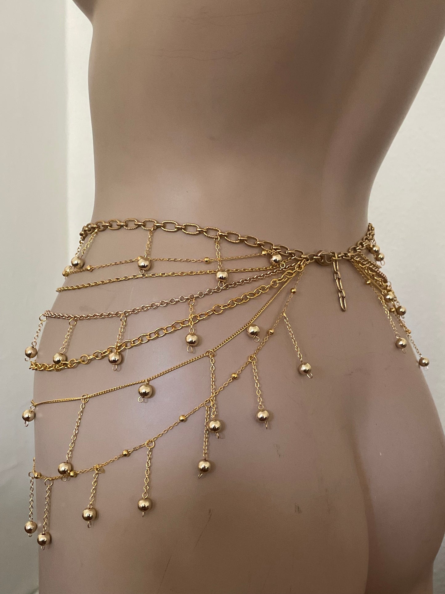 the AYLIVA belt