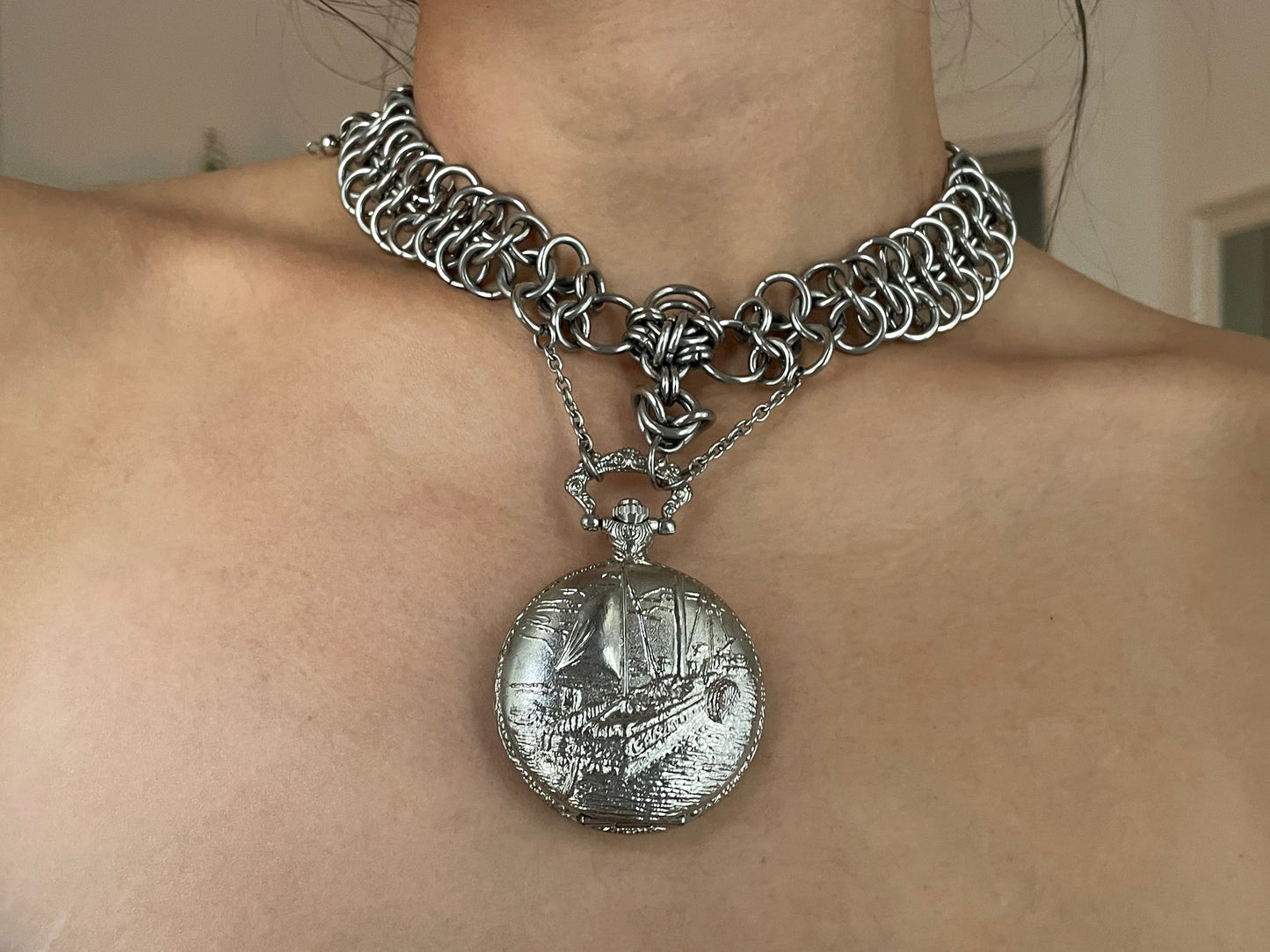 LA HORA chainmail necklace