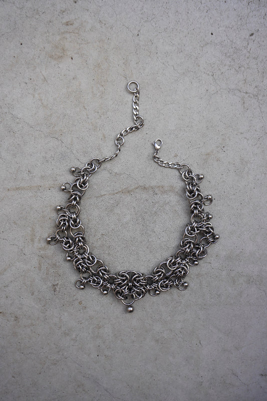 the chainmail necklace