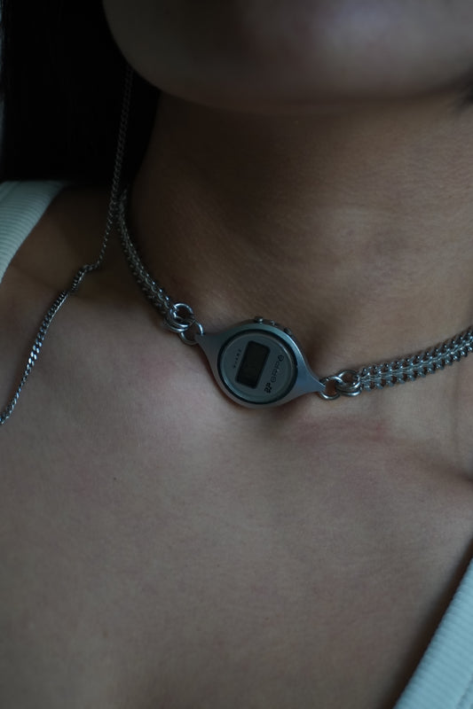 LA HORA chain