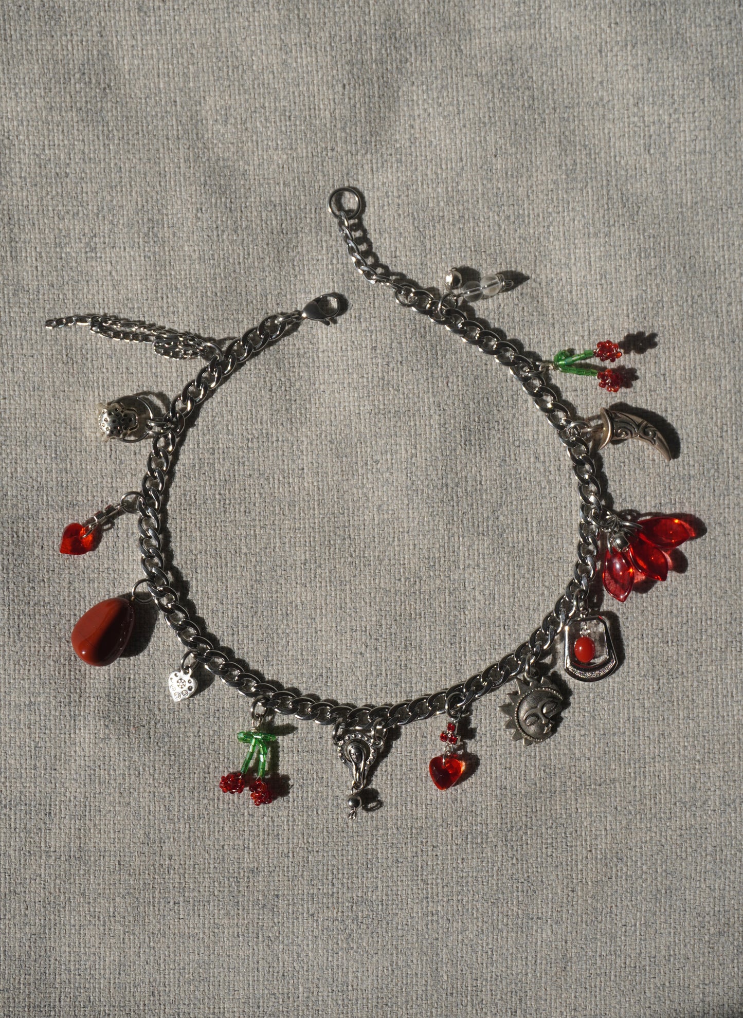ROJO pendant necklace