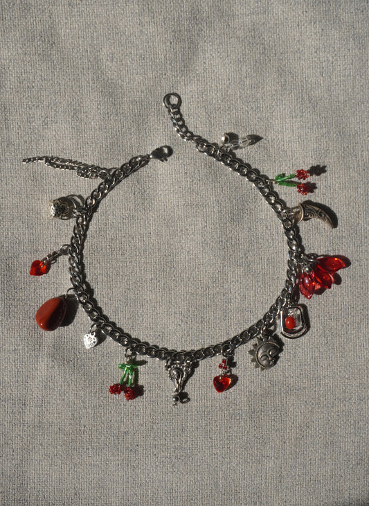 ROJO pendant necklace