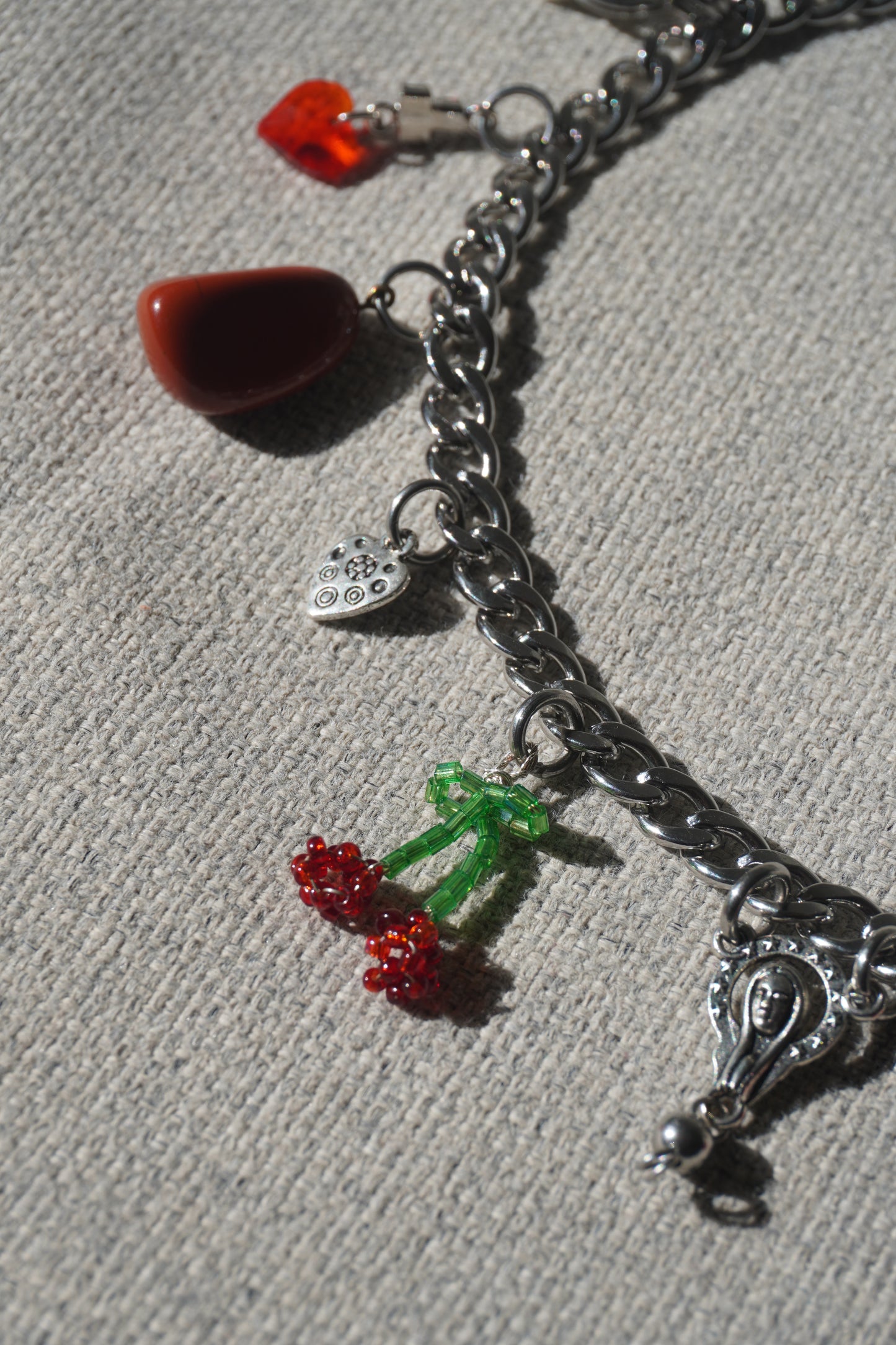 ROJO pendant necklace