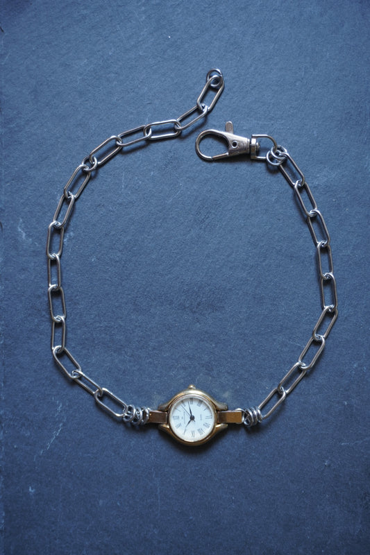 LA HORA chain III