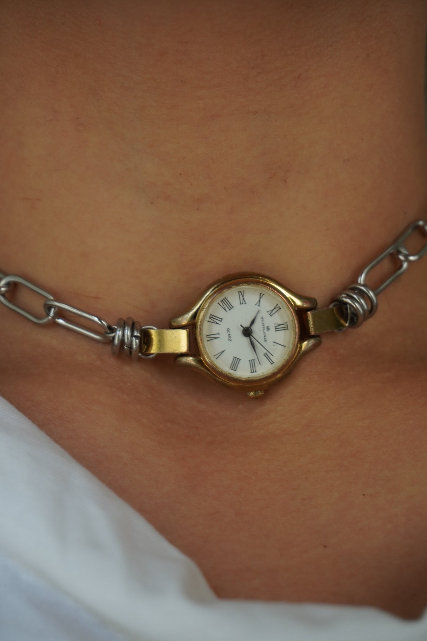 LA HORA chain III