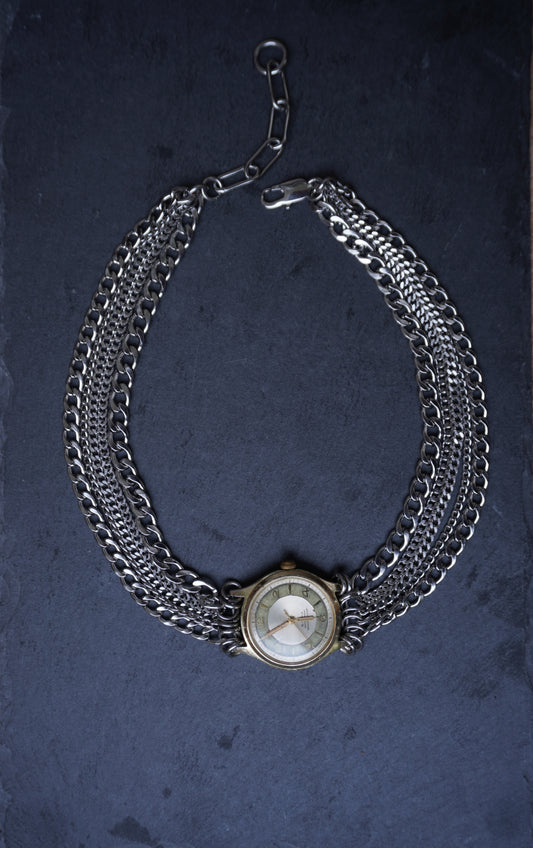 LA HORA chain VIII